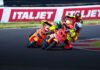 MOTORI. Leggenda al โMalossi Dayโ: il pilota marsalese Vincenzo Sciacca รจ ancora due volte Campione d’Italia. Lo โSqualoโ conquista per il secondo anno di fila ScooterMatic e TNSV.