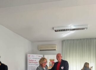 Fenici Rugby Marsala, lo sport al servizio della solidarietร : nasce la rete della โValigia di Salvataggioโ