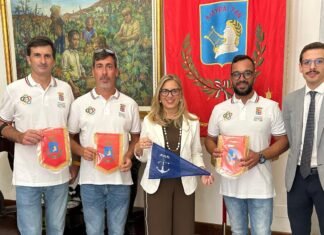 Da Capo Boeo al tetto d’Europa: premiati al Comune i tre velisti marsalesi Ignazio Bonanno, Simone Scontrino e Francesco Linares