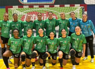 Spettacolo e intensitร nel big-match di A1 femminile tra Jomi Salerno e Handball Erice. Il big macth finisce in paritร : 24 a 24. A dicembre la sfida per la Supercoppa